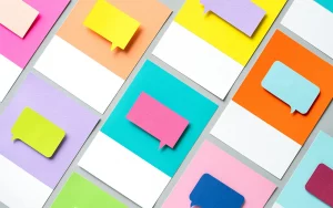 post it colorati con fumetti